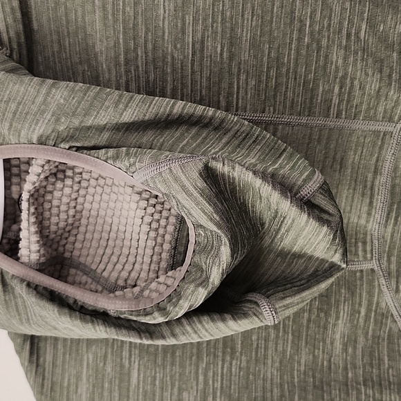 MEC grey long sleeve activewear top thumbholes hood XS - Picture 8 of 8